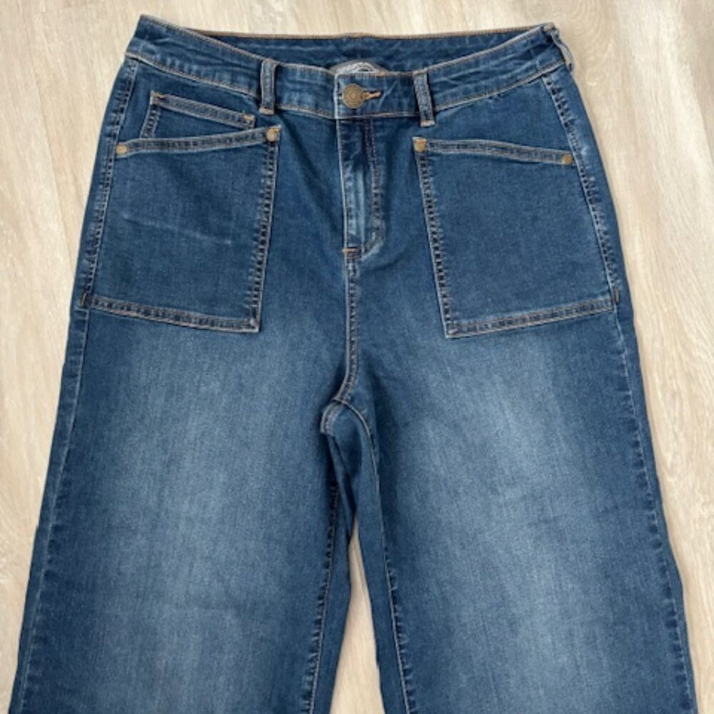 Christopher & Banks Denim Straight Leg Relaxed Fit Cropped Jean - size 6 - Picture 3 of 6